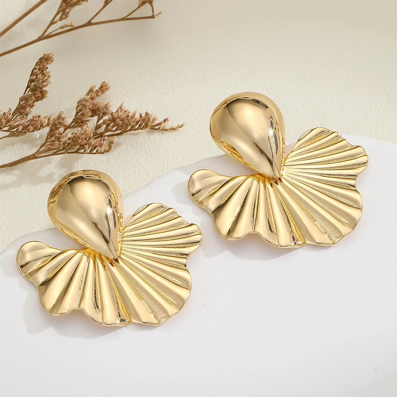 Hair Accessories Retro Imitation Baroque Pearl Stud Earrings Gold Color Alloy Irregular Earrings For Women Simple Jewelry Gift